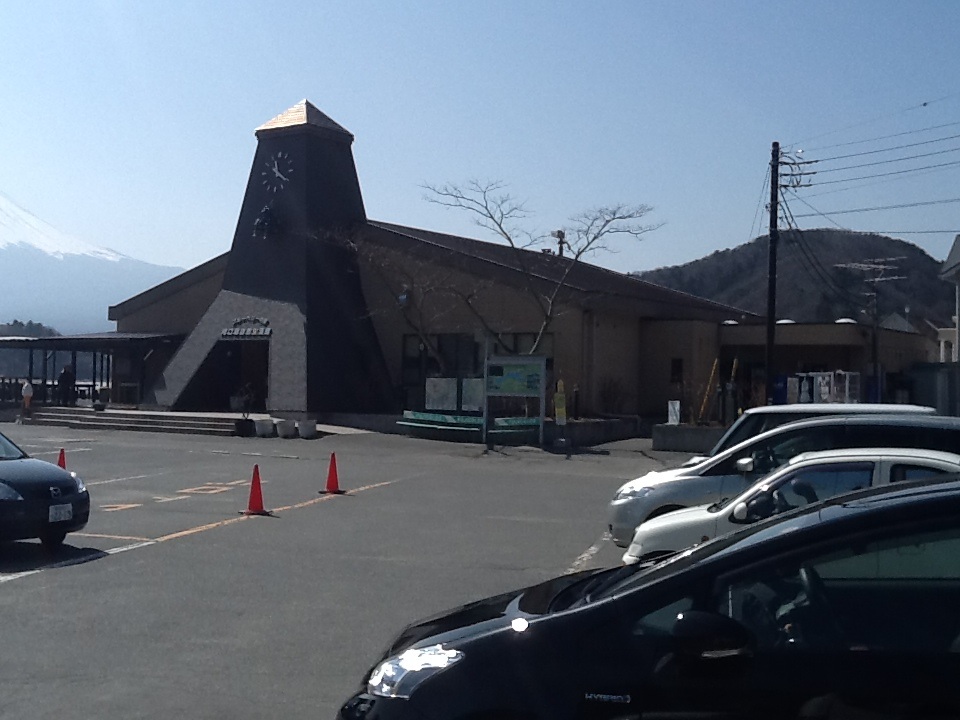 山梨県河口湖大石公園パーキング（河口湖北側）