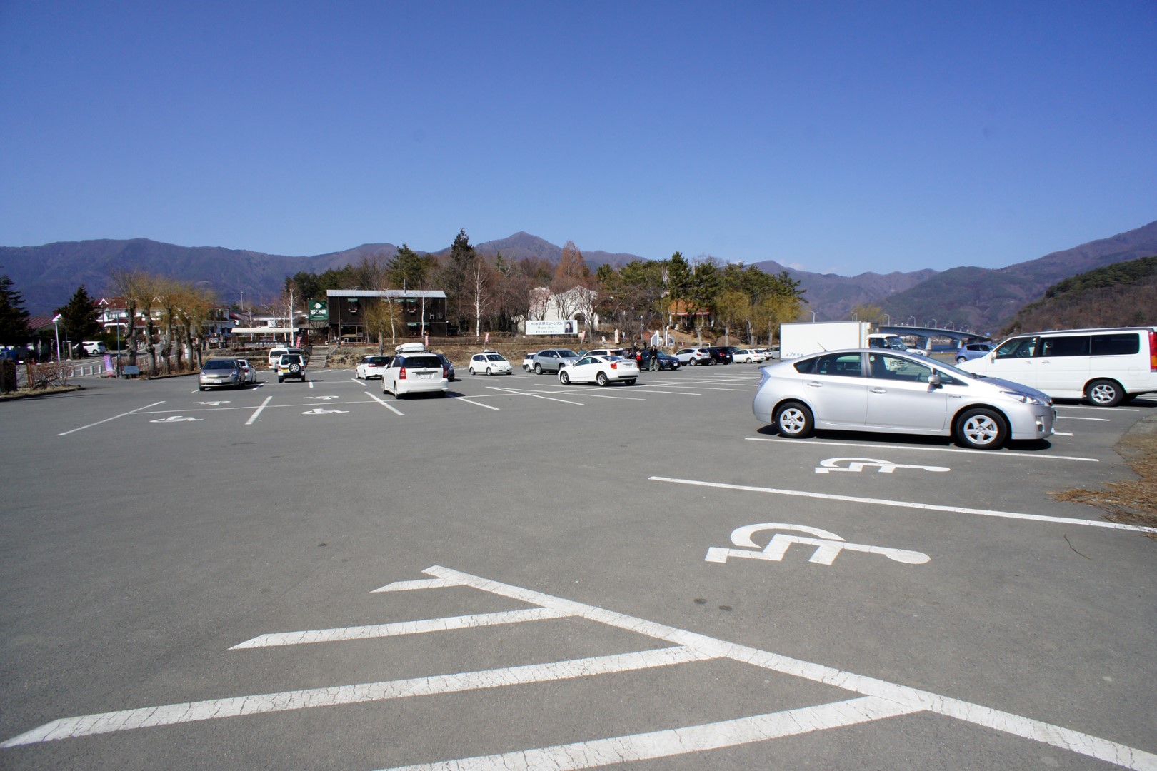 山梨県河口湖大池公園駐車場