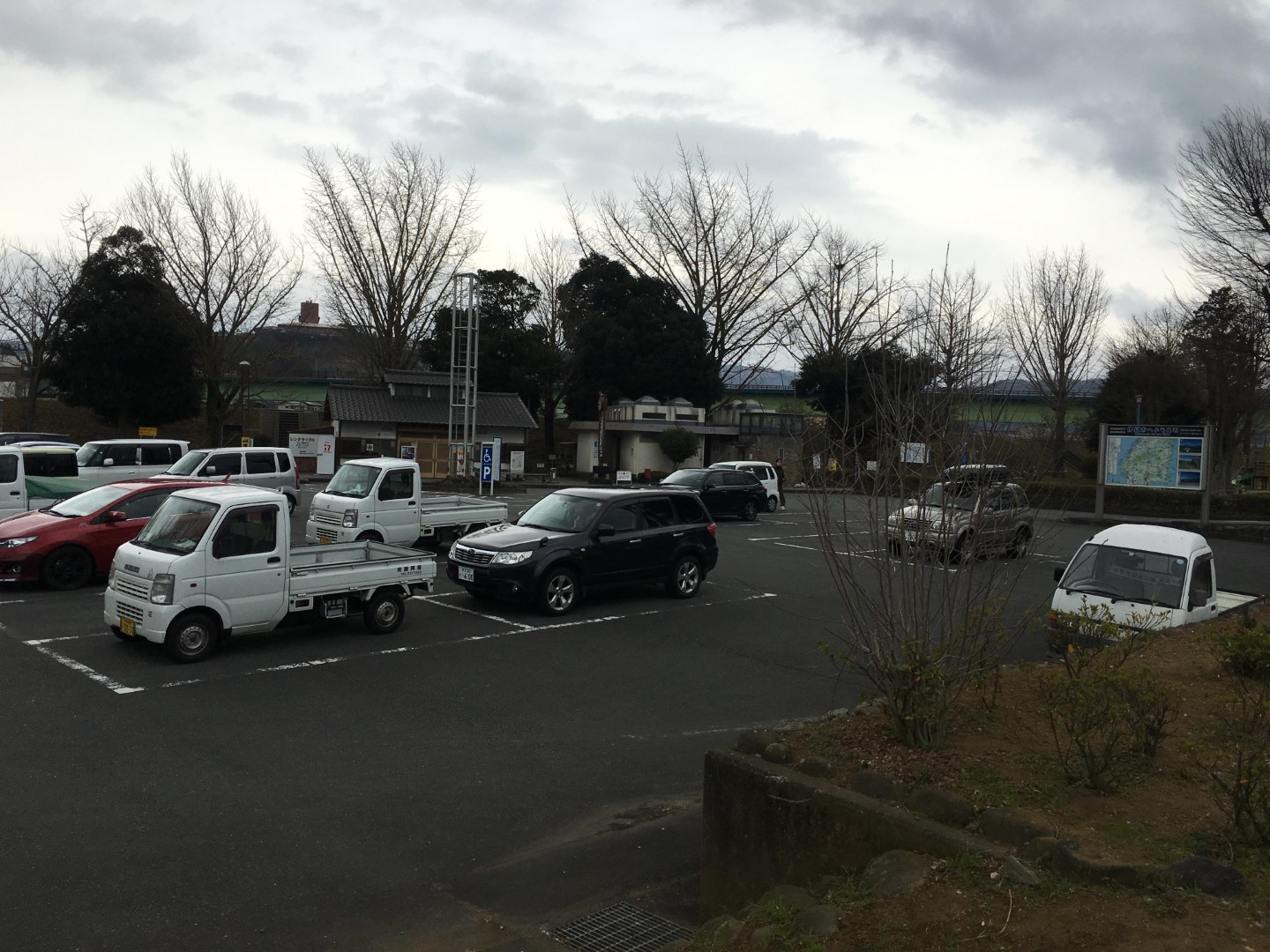 静岡県修善寺町狩野川記念公園駐車場